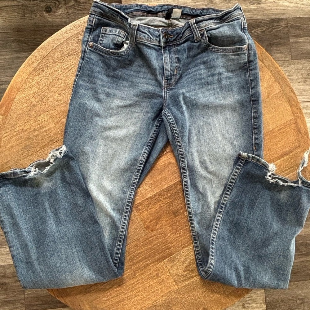 H&M Mid Rise Straight Leg Jeans - Picture 2 of 9